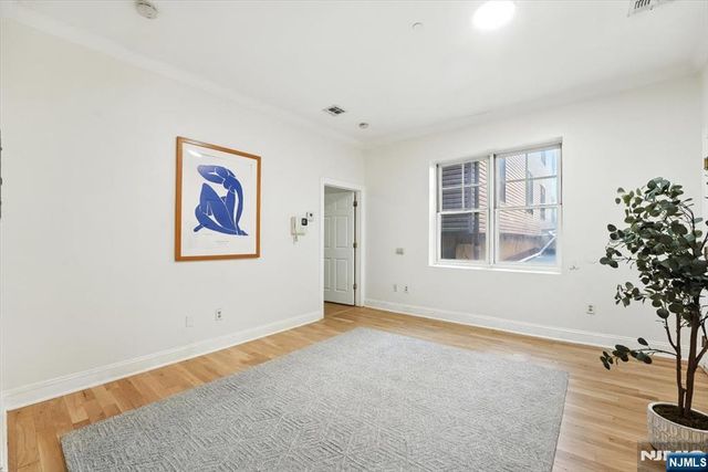 85 Broadway 1E, Jersey City, NJ 07306