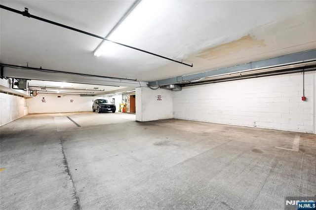 85 Broadway 1E, Jersey City, NJ 07306