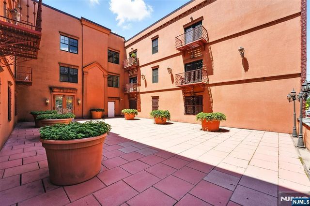 85 Broadway 1E, Jersey City, NJ 07306