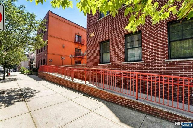 85 Broadway 1E, Jersey City, NJ 07306