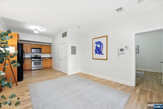 85 Broadway 1E, Jersey City, NJ 07306