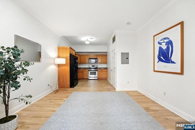 85 Broadway 1E, Jersey City, NJ 07306