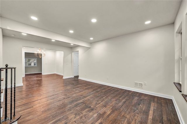 5939 Pearl Road, Cleveland, OH 44130