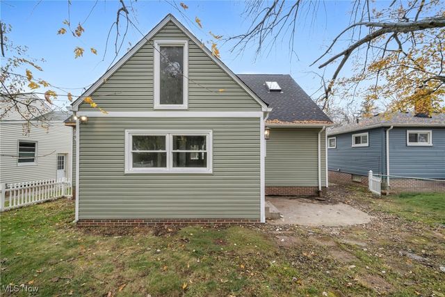 5939 Pearl Road, Cleveland, OH 44130