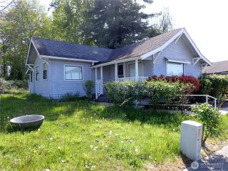 927 Meridian Avenue E, Edgewood, WA 98371
