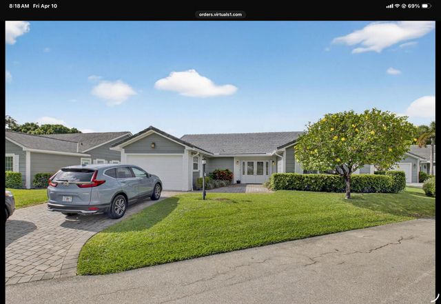 2 Holly Drive, Boynton Beach, FL 33436