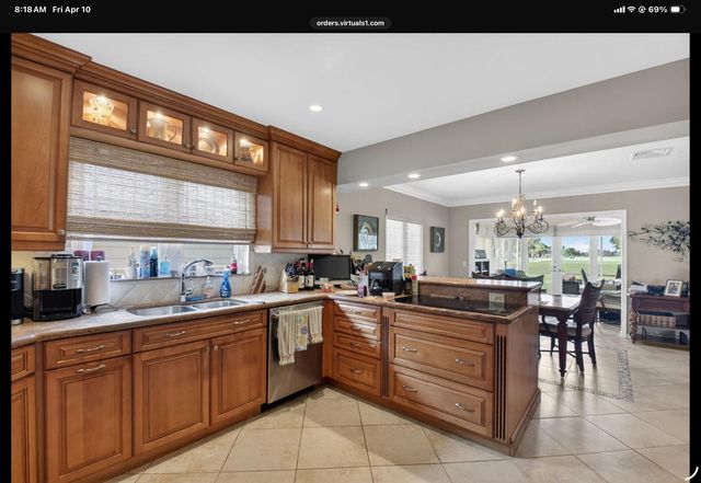 2 Holly Drive, Boynton Beach, FL 33436