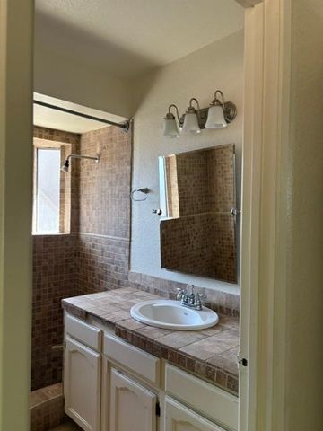 1151 Pontiac Avenue, Clovis, CA 93612