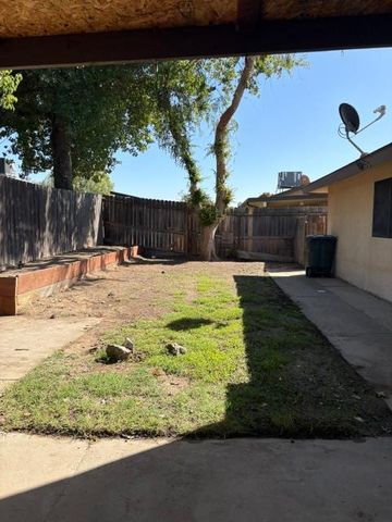 1151 Pontiac Avenue, Clovis, CA 93612