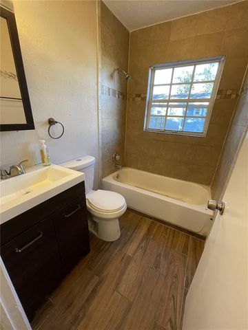 2911 N WOODROW AVENUE, Tampa, FL 33602