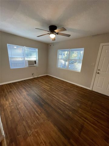 2911 N WOODROW AVENUE, Tampa, FL 33602