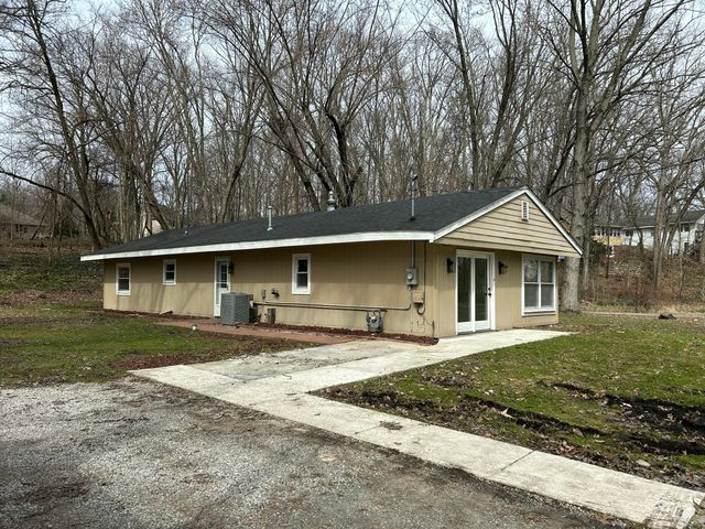 4609 Bear Lane, Valparaiso, IN 46383