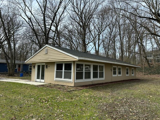 4609 Bear Lane, Valparaiso, IN 46383