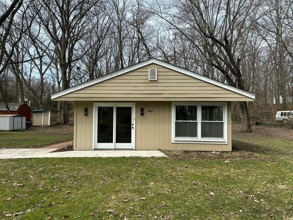 4609 Bear Lane, Valparaiso, IN 46383