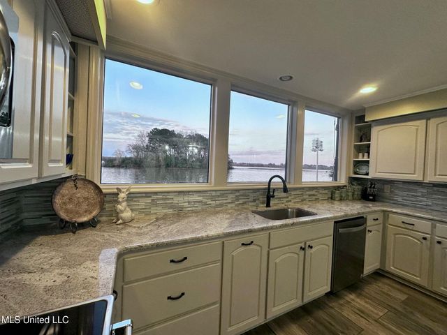 164 Waterwood Drive, Brandon, MS 39047