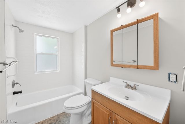 3162 W 104th Street, Cleveland, OH 44111