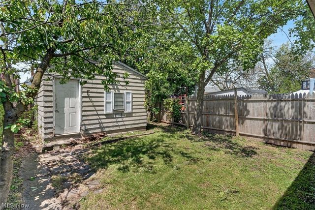 3162 W 104th Street, Cleveland, OH 44111