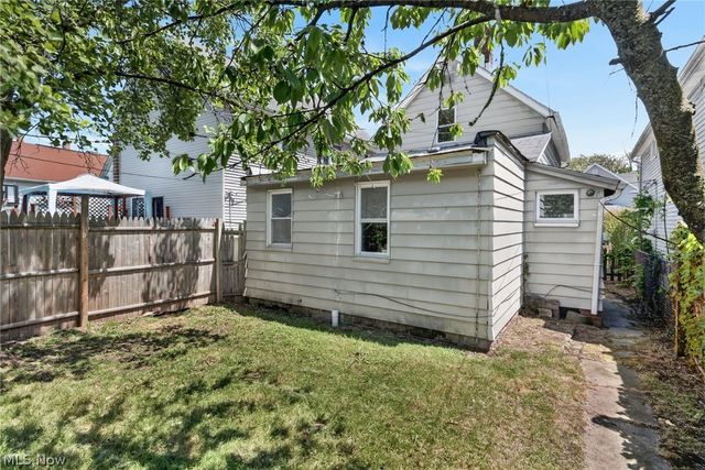 3162 W 104th Street, Cleveland, OH 44111