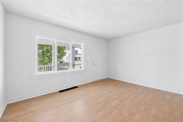 3162 W 104th Street, Cleveland, OH 44111