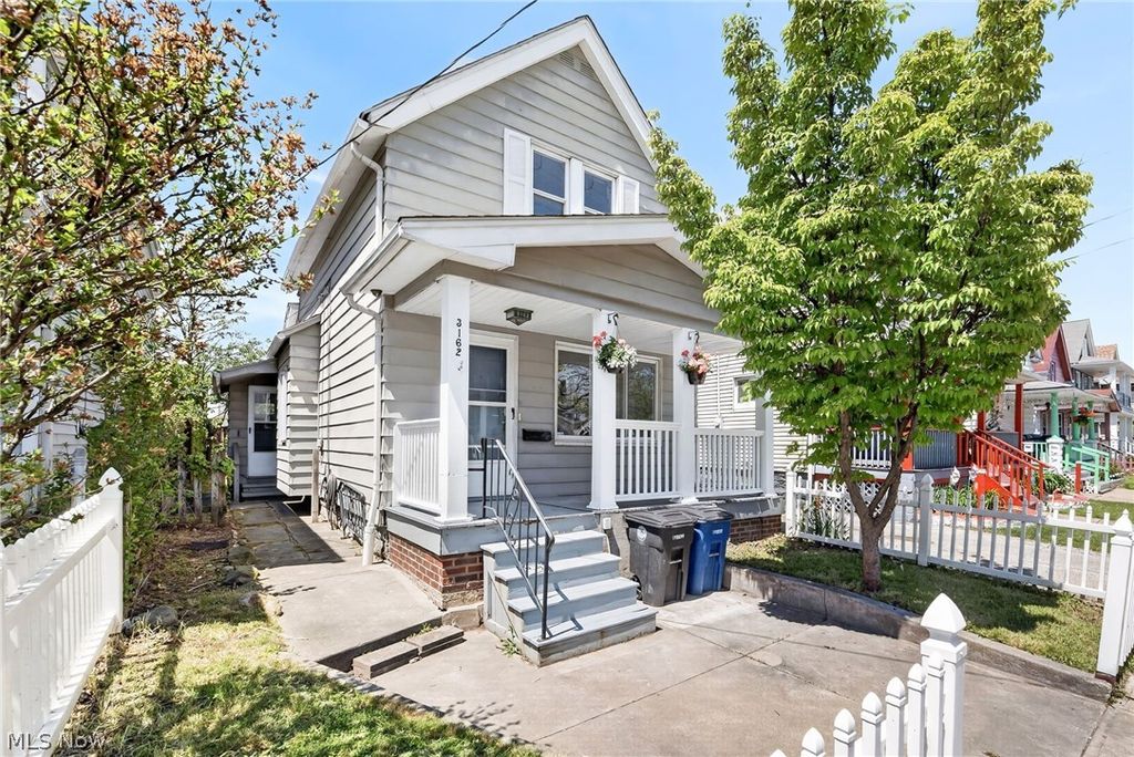 3162 W 104th Street, Cleveland, OH 44111