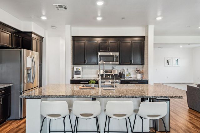 2074 Abbeylane Way, Olivehurst, CA 95961