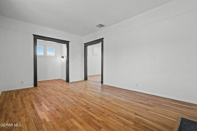 1018 N BROWN Street, El Paso, TX 79902