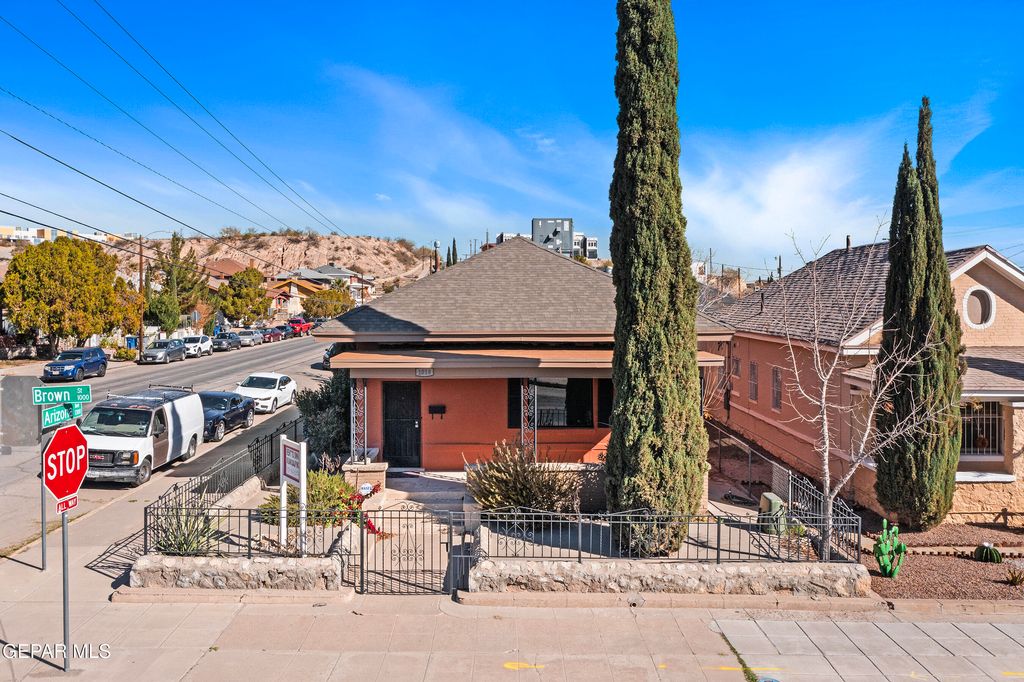 1018 N BROWN Street, El Paso, TX 79902