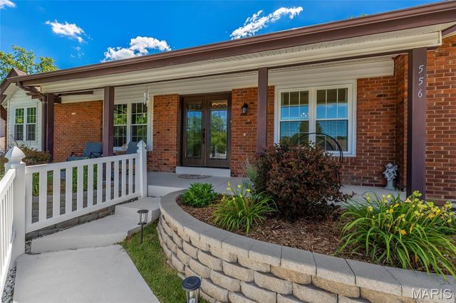 556 Spragues Mill Court, Ballwin, MO 63011