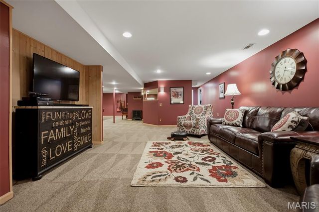 556 Spragues Mill Court, Ballwin, MO 63011