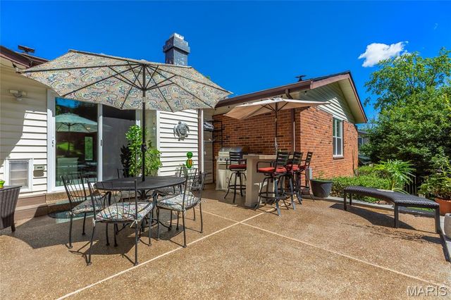 556 Spragues Mill Court, Ballwin, MO 63011