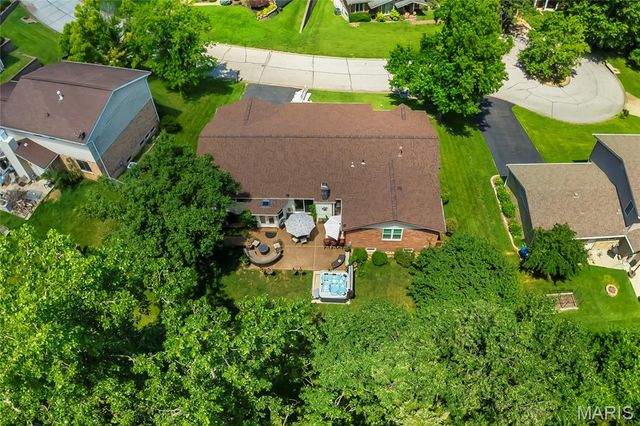 556 Spragues Mill Court, Ballwin, MO 63011