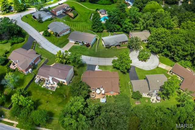 556 Spragues Mill Court, Ballwin, MO 63011