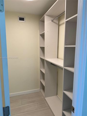 401 Golden Isles Dr 701, Hallandale Beach, FL 33009