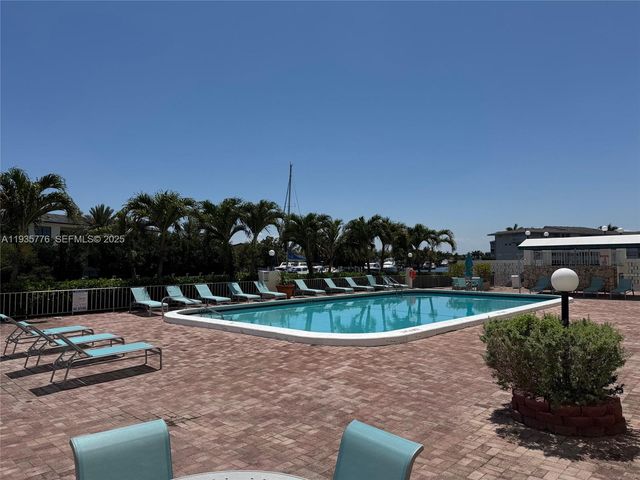 401 Golden Isles Dr 701, Hallandale Beach, FL 33009