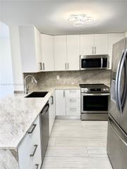 401 Golden Isles Dr 701, Hallandale Beach, FL 33009