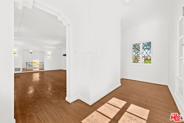 361 N Mansfield Avenue, Los Angeles, CA 90036