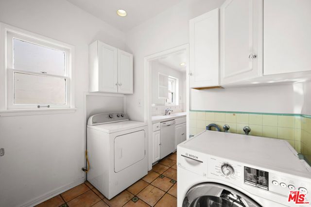 361 N Mansfield Avenue, Los Angeles, CA 90036