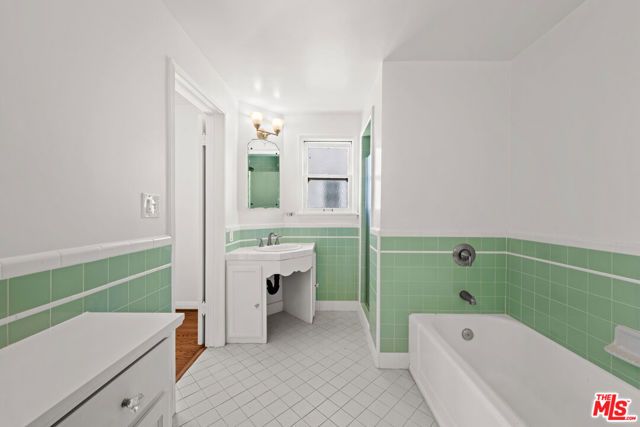 361 N Mansfield Avenue, Los Angeles, CA 90036
