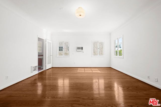 361 N Mansfield Avenue, Los Angeles, CA 90036