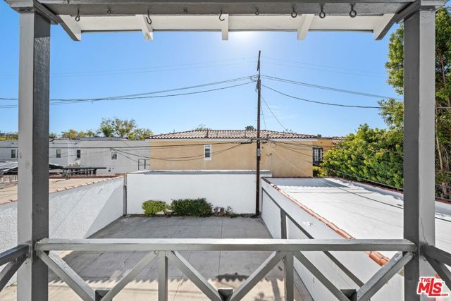 361 N Mansfield Avenue, Los Angeles, CA 90036