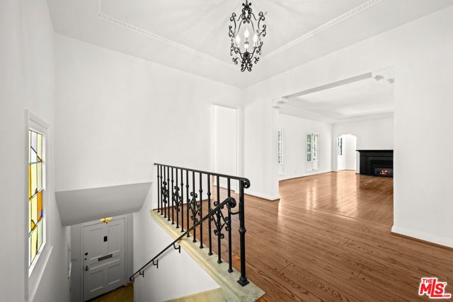 361 N Mansfield Avenue, Los Angeles, CA 90036