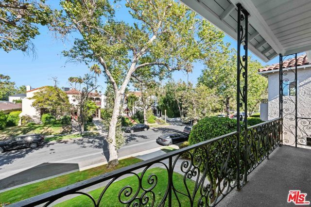 361 N Mansfield Avenue, Los Angeles, CA 90036