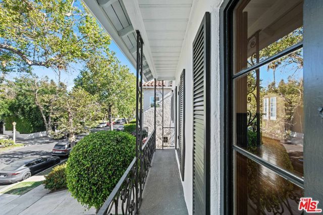 361 N Mansfield Avenue, Los Angeles, CA 90036