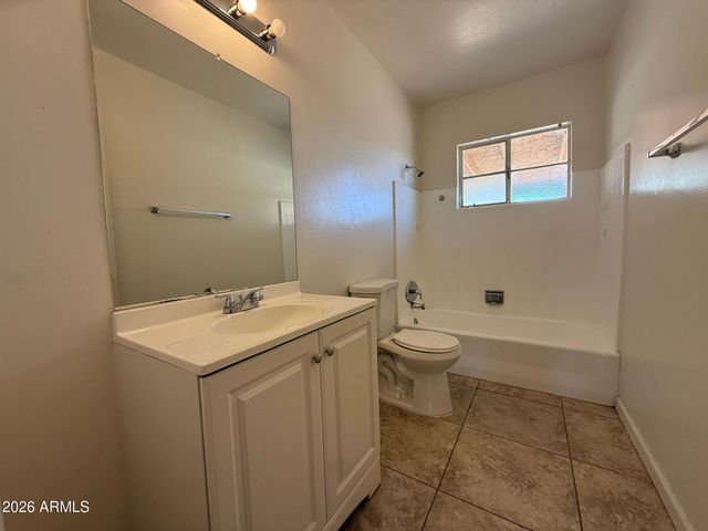 4447 E ALMERIA Road, Phoenix, AZ 85008