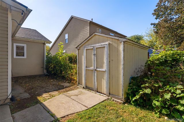 24991 Harrison Street, Harrison Charter Township, MI 48045