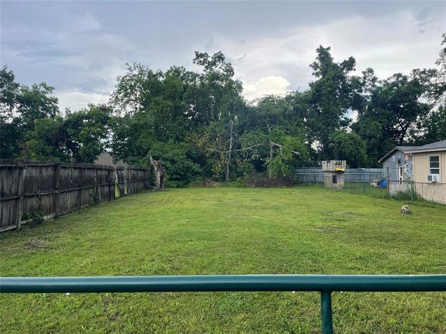 207 Texas Street, Tomball, TX 77375