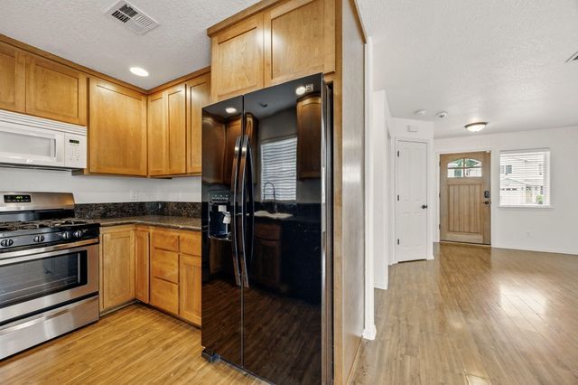 317 SW Bayou Place, Grants Pass, OR 97526