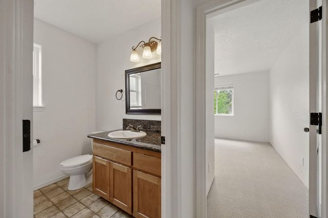 317 SW Bayou Place, Grants Pass, OR 97526