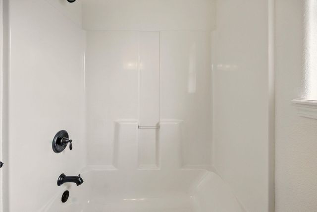 317 SW Bayou Place, Grants Pass, OR 97526