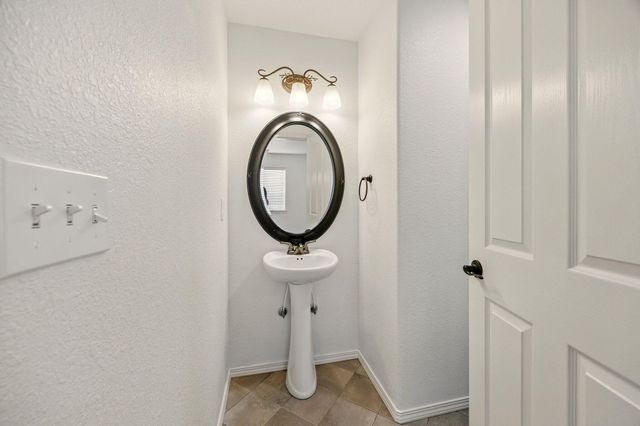 317 SW Bayou Place, Grants Pass, OR 97526